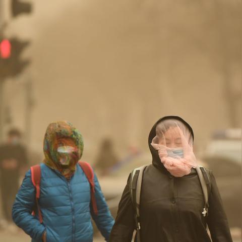 春日包头,从一场沙尘预警看城市天气的温柔与暴烈 春日包头,从一场沙尘预警看城市天气的温柔与暴烈
