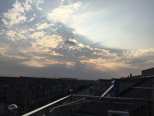 嘉善天气预报,时空夹缝中的叙事者 嘉善天气预报,时空夹缝中的叙事者