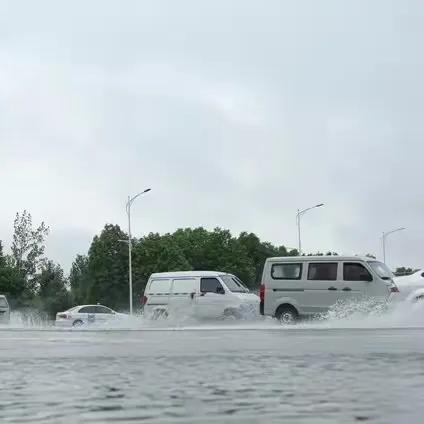 山东省未来七天天气预报，气温波动明显，需防范大风与降雨
